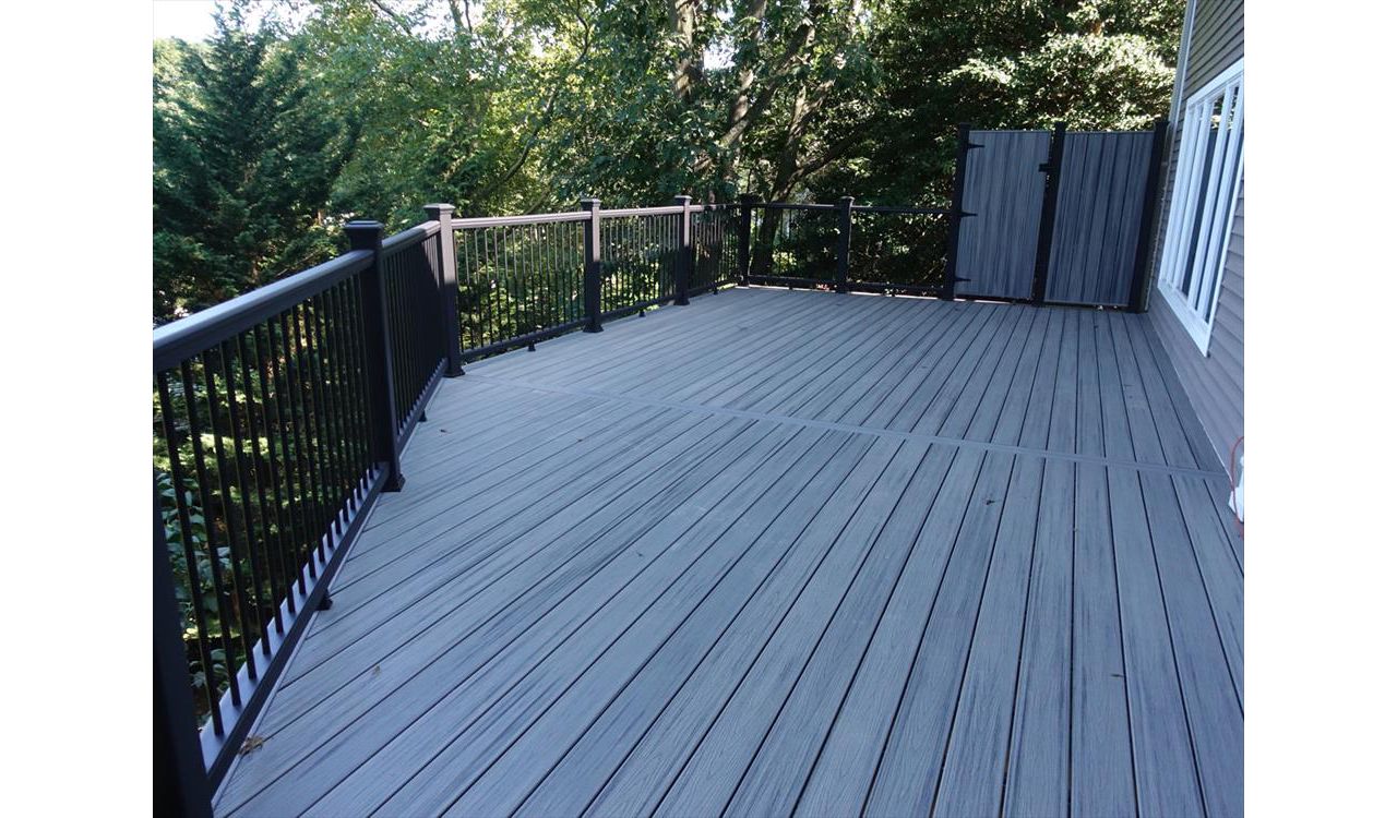 Centerport Trex island mist 2nd floor deck with custom door
