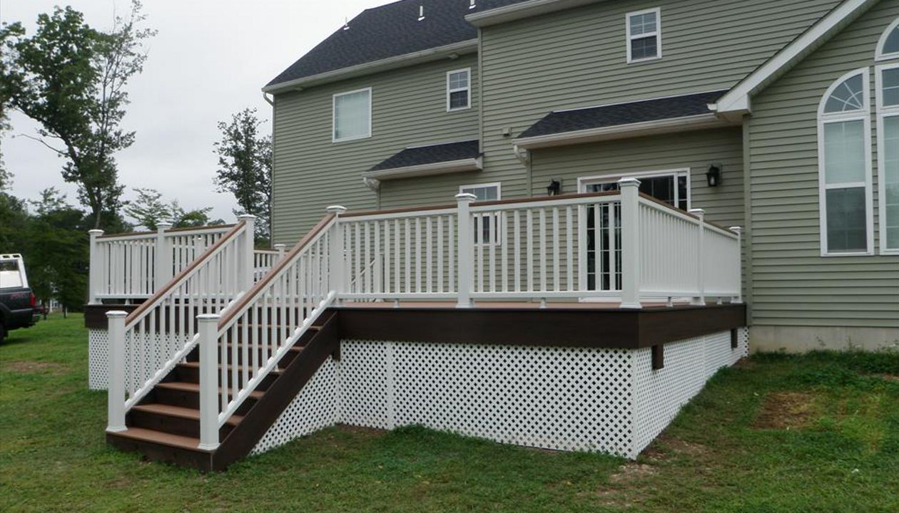 Trex Transcend Tiki Torch Decking, White Transcend Railing