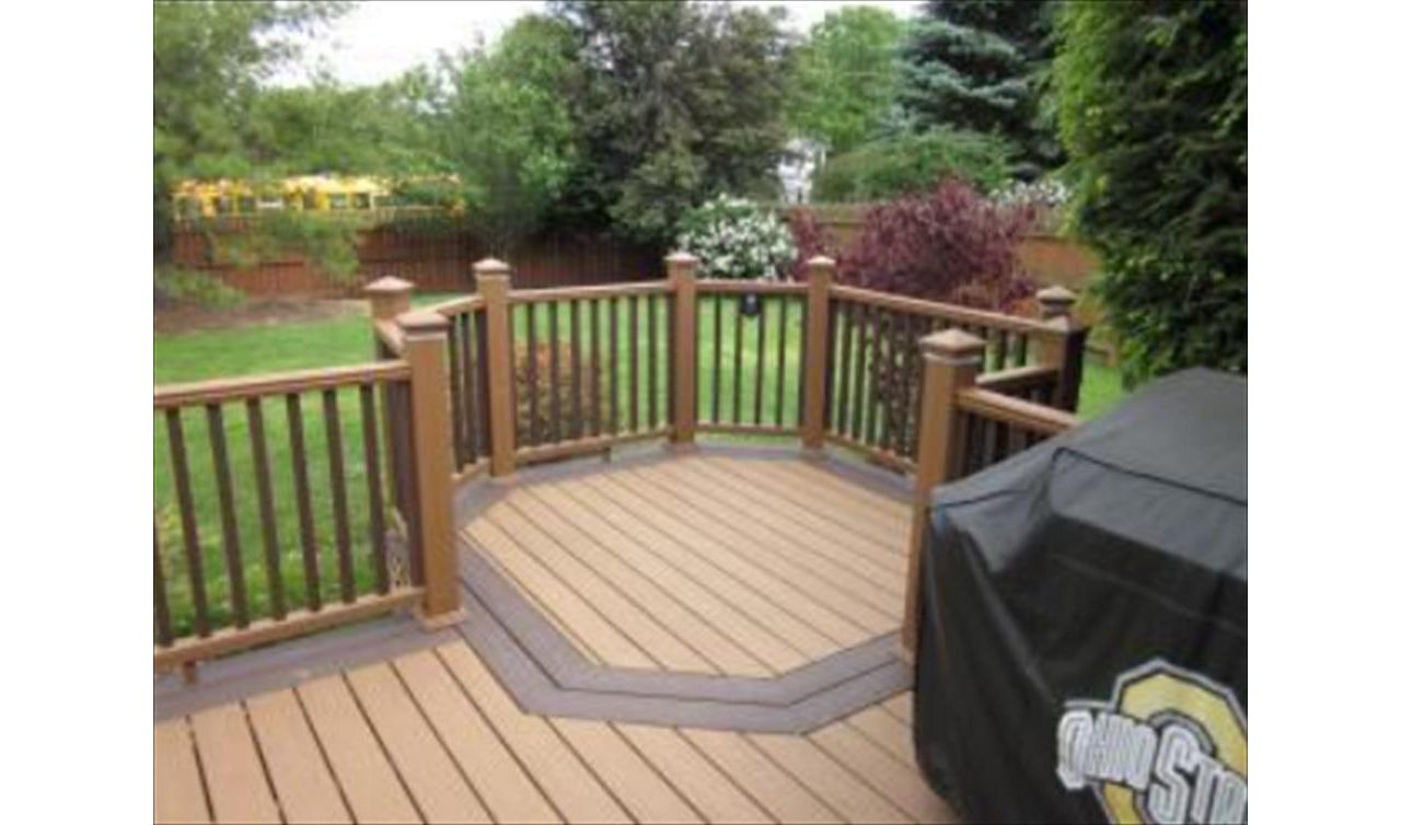 Trex Transcend Tree House and Vintage Lantern decking and railing