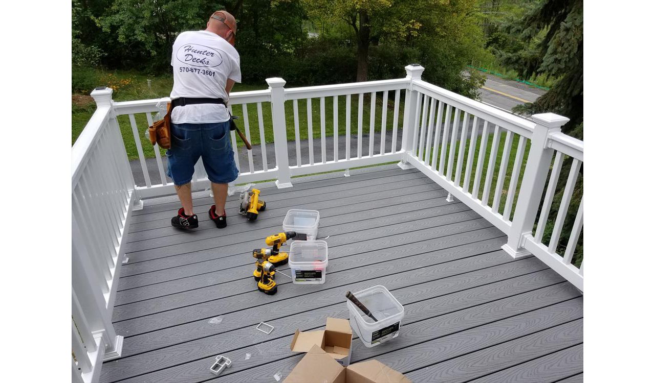Custom Trex Select Saddle Deck in PA