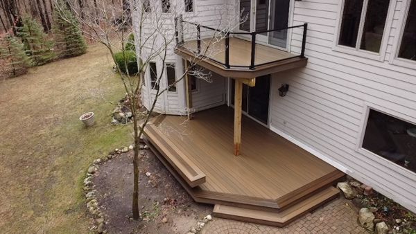 Glass Signature rail with feature bench