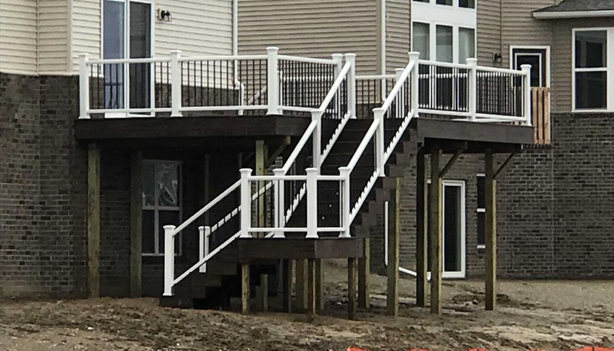 Trex Transcend Spiced Rum Deck Boards, Trex Transcent Crown Style Rail W/ Trex Transcend Black Aluminum Balusters, Lake Orion, MI