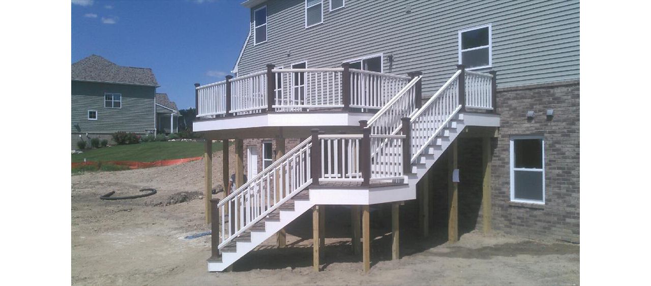 Transcends Tropical Decking With Crown Top Railing