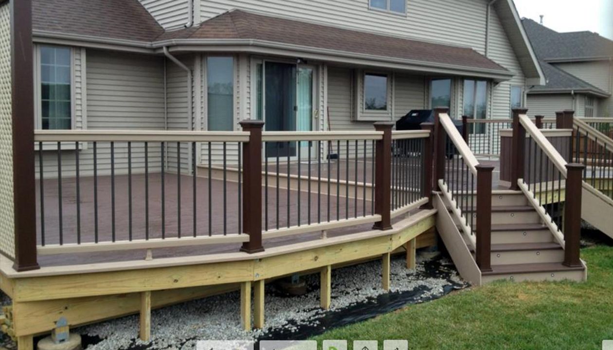 Trex Transcend Vintage Lantern and Rope Swing decking with cocktail rail