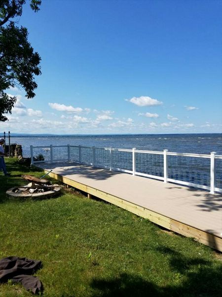 Rope swing with glass railing