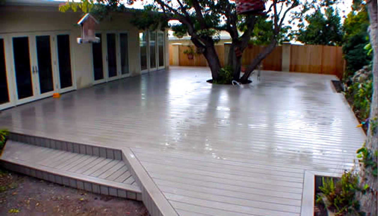 Trex Transcends deck, stone columns.