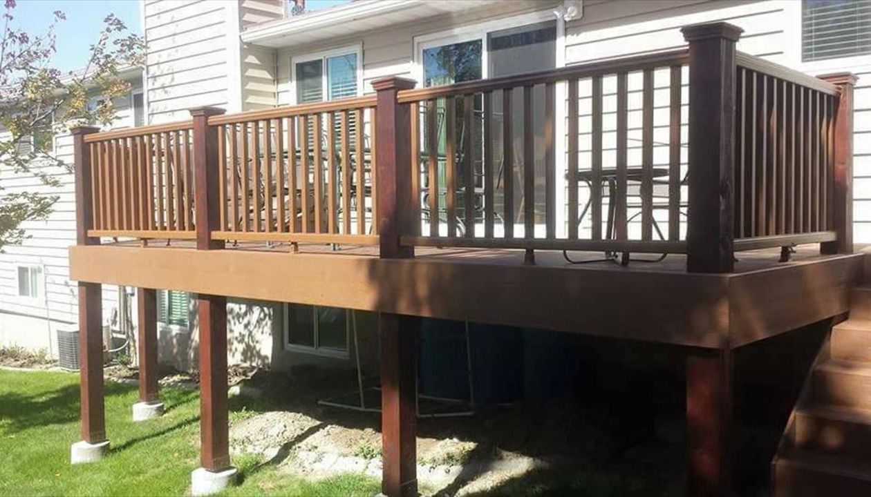 Composite treehouse Trex deck 26x10 with composite treehouse Trex railing
