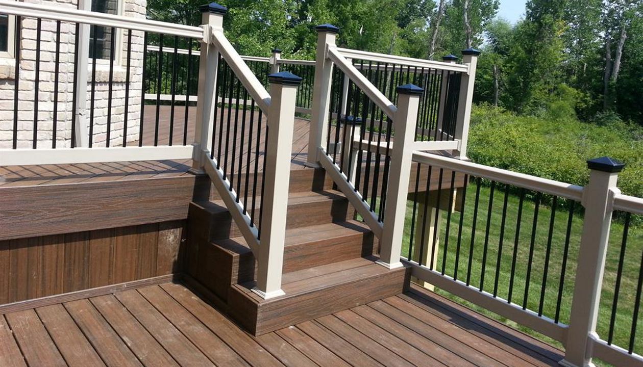 Trex Transcend decking, Hartland Spiced Rum