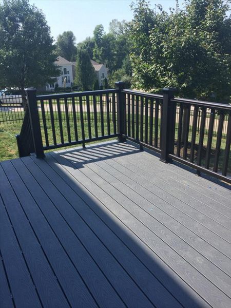Trex Select Winchester Grey decking with Trex Transcend black composite railing