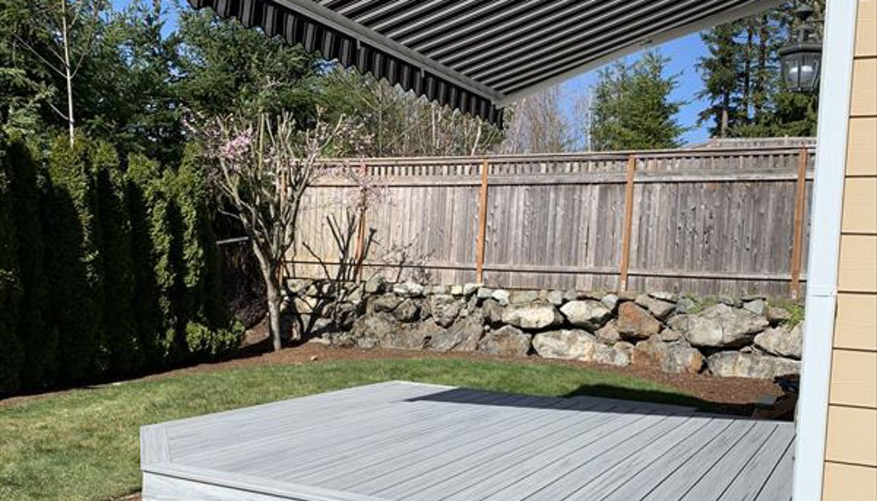 Trex enhance foggy wharf decking /picture frame