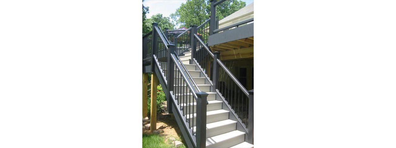 Trex Transcend Black Railing w/Trex Aluminum Balusters