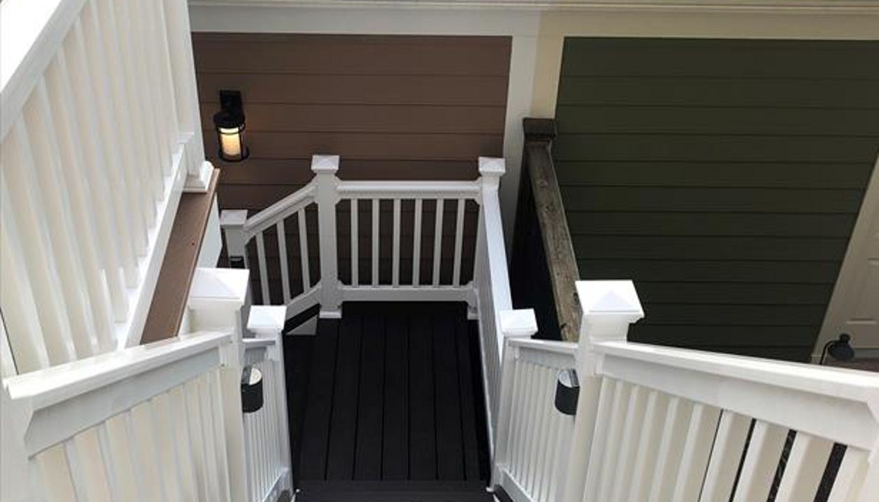 Trex Select Woodland Brown