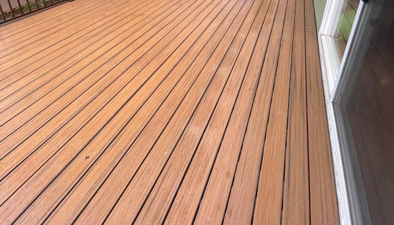 Trex Deck with Aluminum Railing