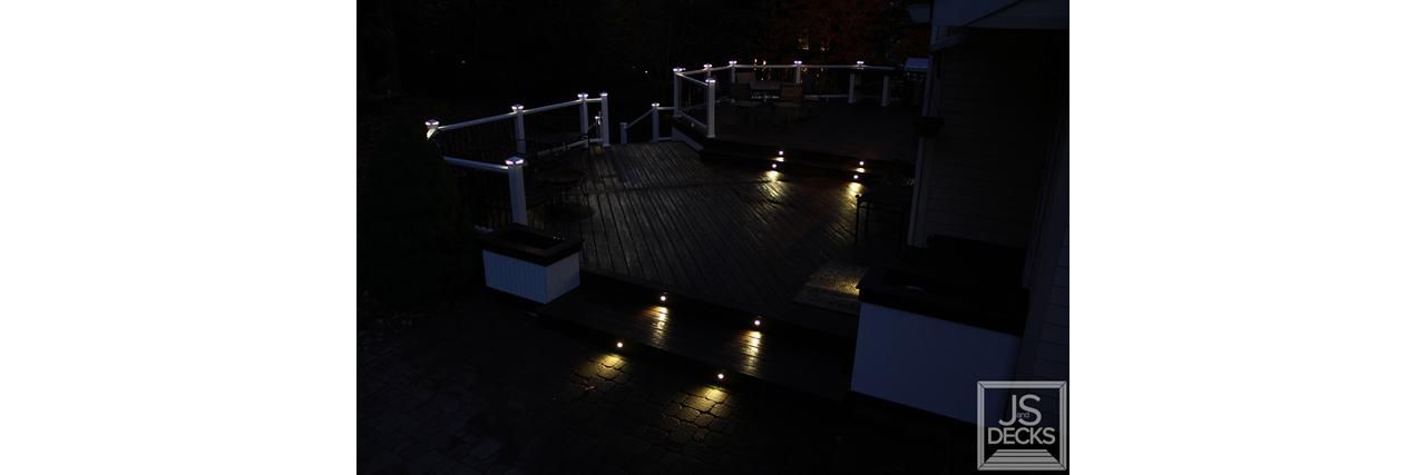 Cascading Vintage Lantern deck with DeckLighting