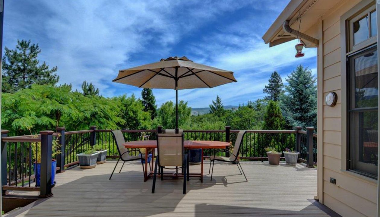 Transend rail with black round balusters and posts, Vintage Lantern rails