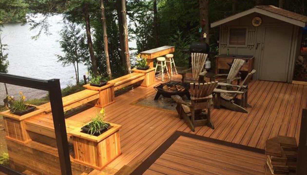 TREX Deck by the lake made with Saddle, built in:  Aurora, King City, Oak Ridges, Richmond Hill, Newmarket, Toronto, Mississauga, Mount Albert, Vaughan, Bradford, Stouffville