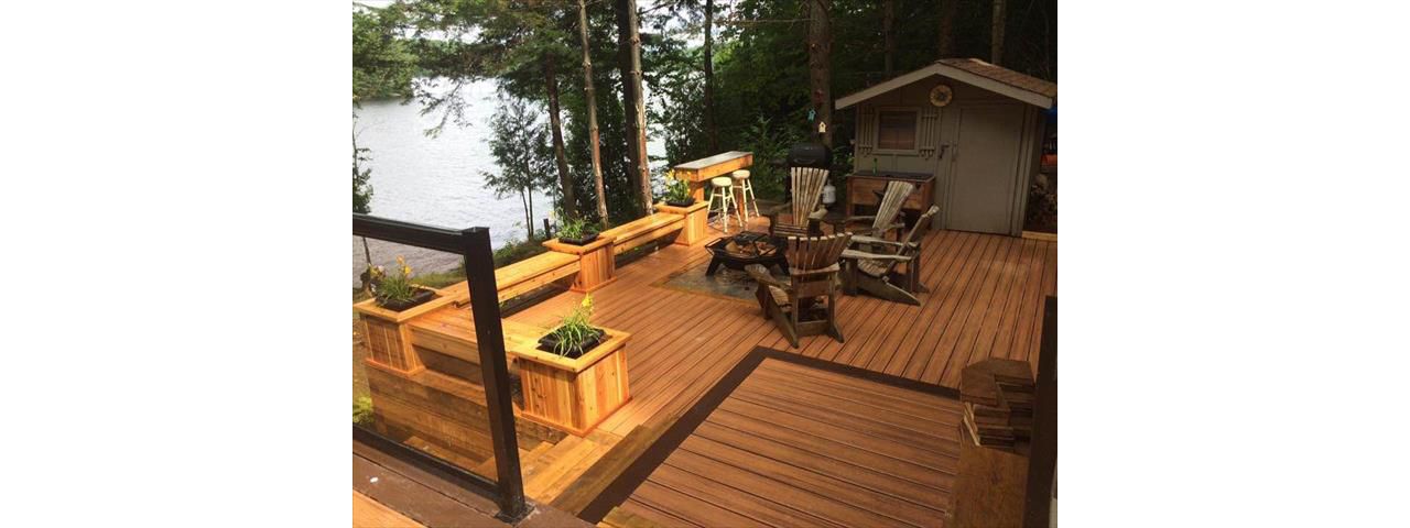 TREX Deck by the lake made with Saddle, built in:  Aurora, King City, Oak Ridges, Richmond Hill, Newmarket, Toronto, Mississauga, Mount Albert, Vaughan, Bradford, Stouffville