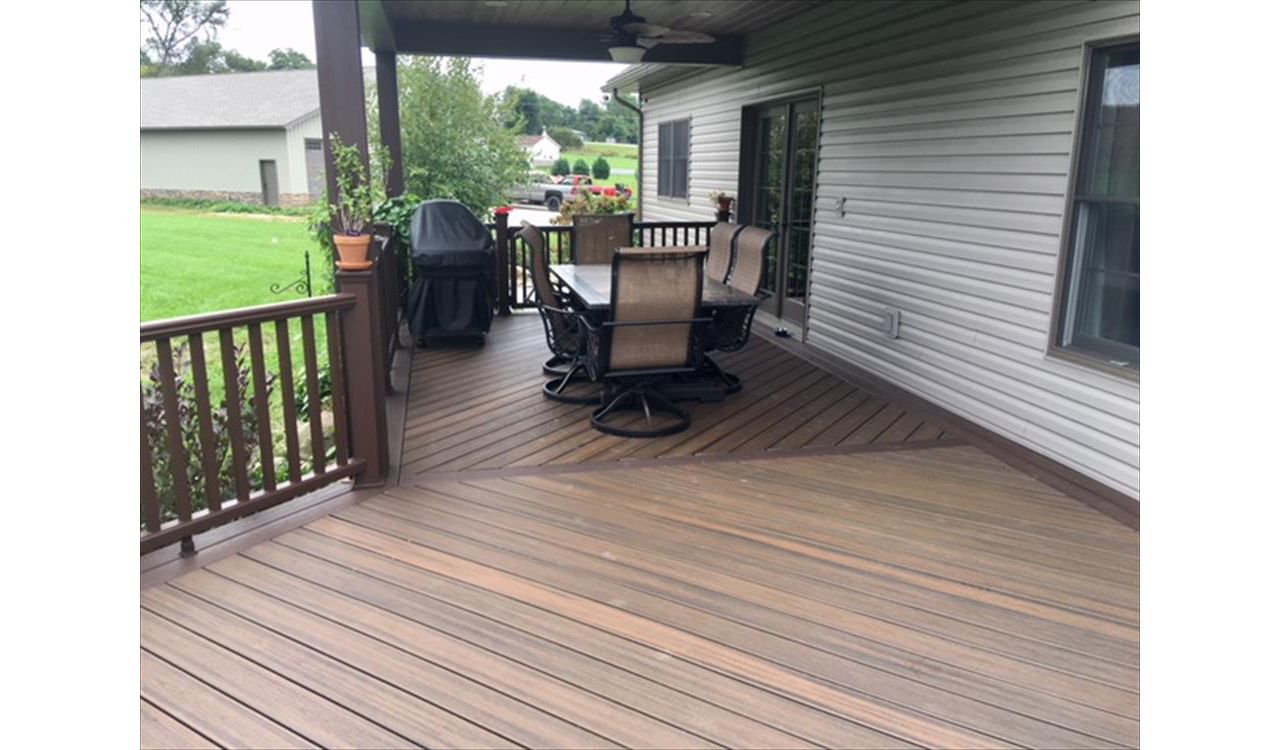 Trex Transcend Spiced Rum decking