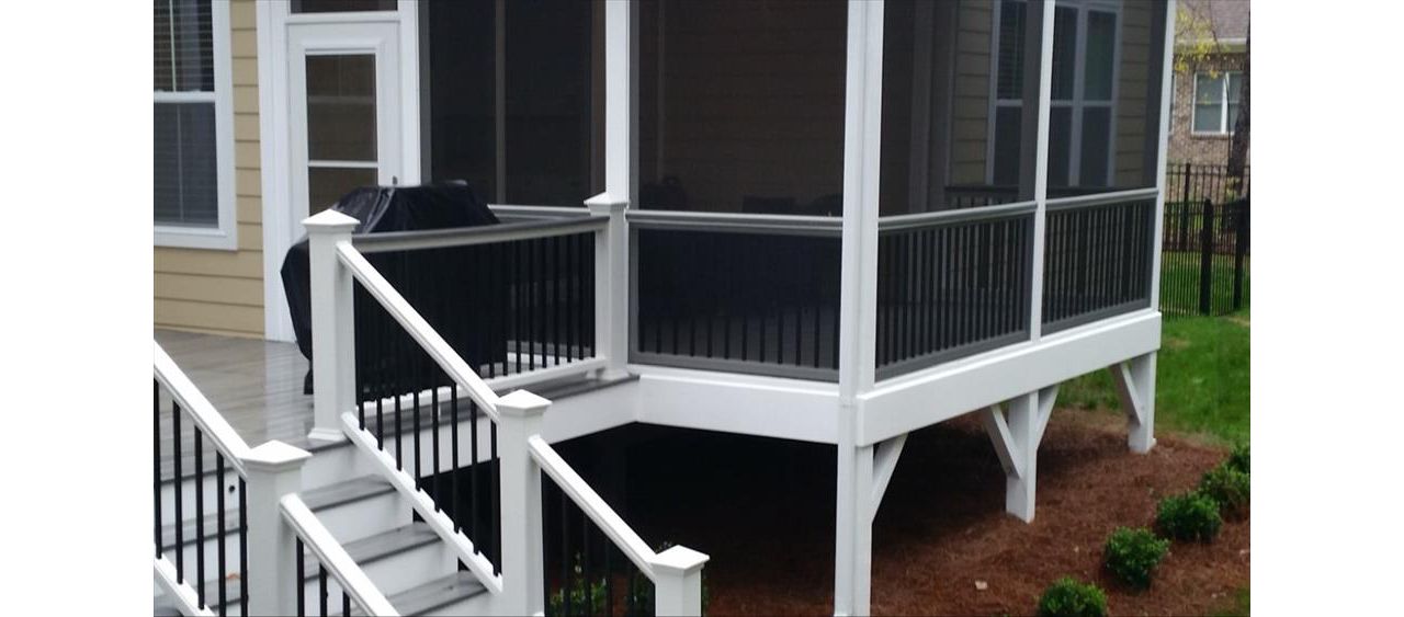 Trex Island Mist Decking with White Trex Transcend Railing