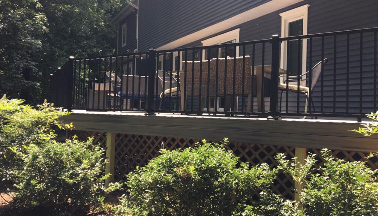 Island Mist and Signature Black Aluminum railing