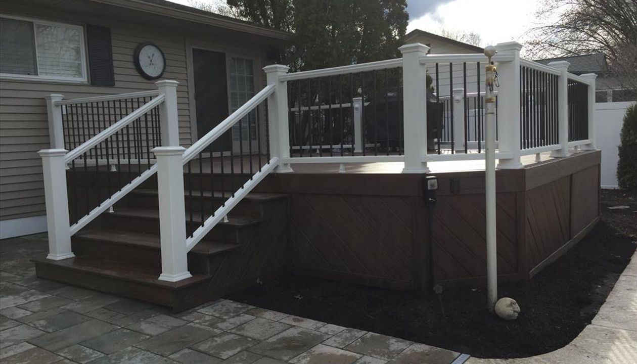Trex Transcend Spiced Rum Decking, Trex Transcend Railing, Trex Transcend Spiced Rum Fascia - Indianapolis, Indiana
