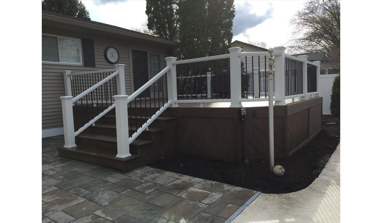 Trex Transcend Spiced Rum Decking, Trex Transcend Railing, Trex Transcend Spiced Rum Fascia - Indianapolis, Indiana