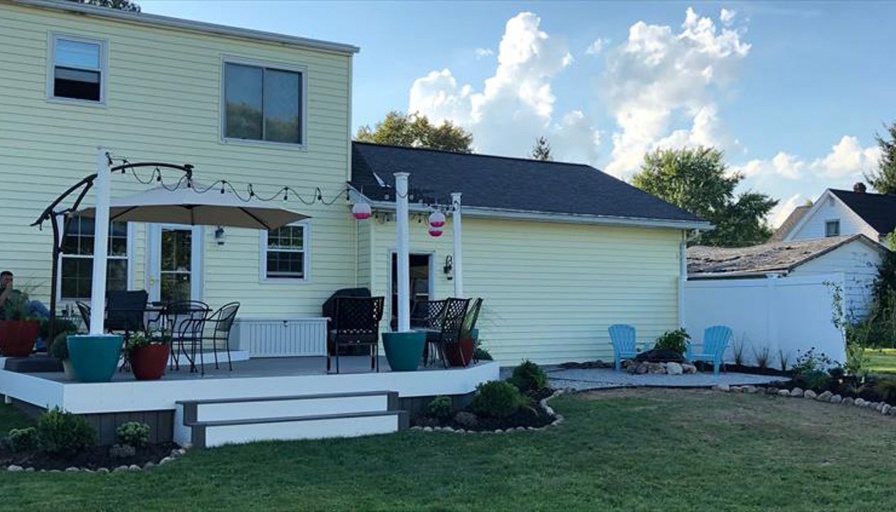 This deck uses Wood Grain White fascia boards which are a gorgeous compliment to the Winchester Grey decking