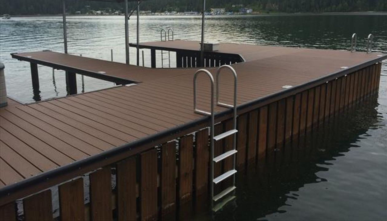 Trex Select Saddle dock