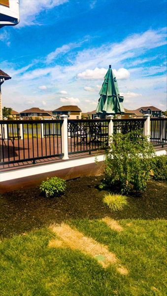 Trex Transcend Classic White and Charcoal Black railing