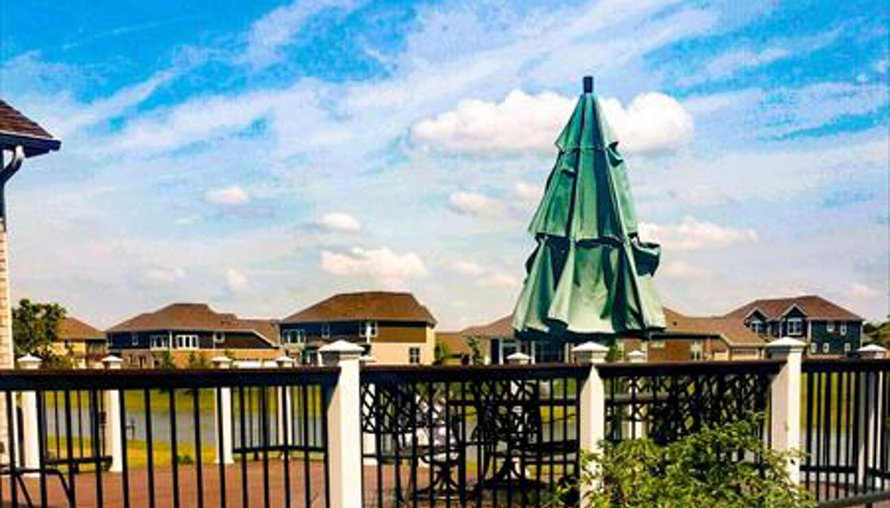 Trex Transcend Classic White and Charcoal Black railing