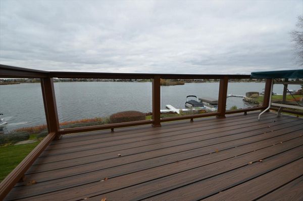 Trex Transcend Spiced Rum Decking with Tree House Glass Cocktail Railing - Plainfield, IL