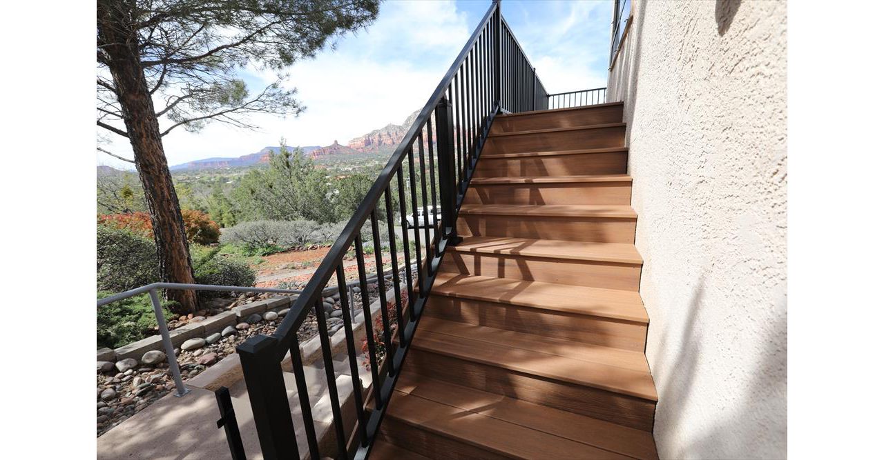 Trex Tiki Torch with Trex Signature Railing