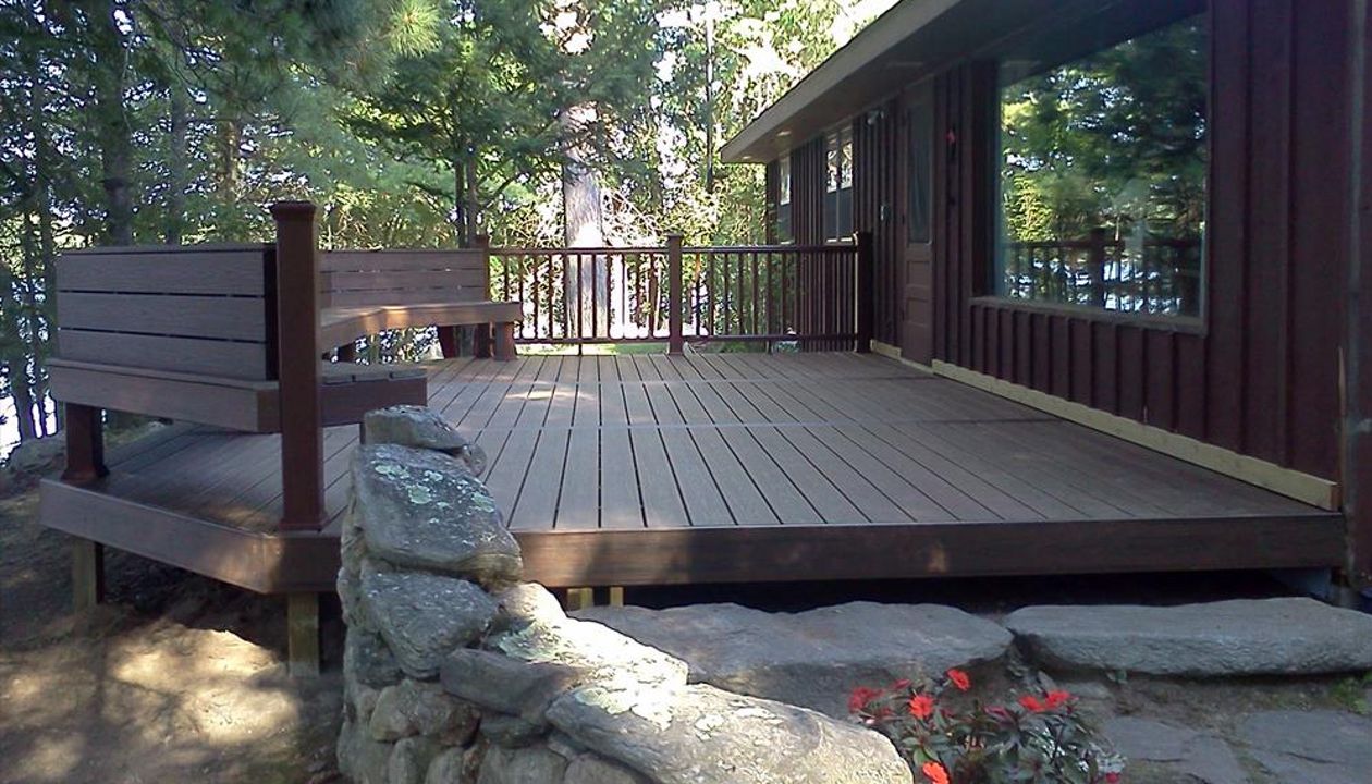 Trex Transcend Spiced Rum decking