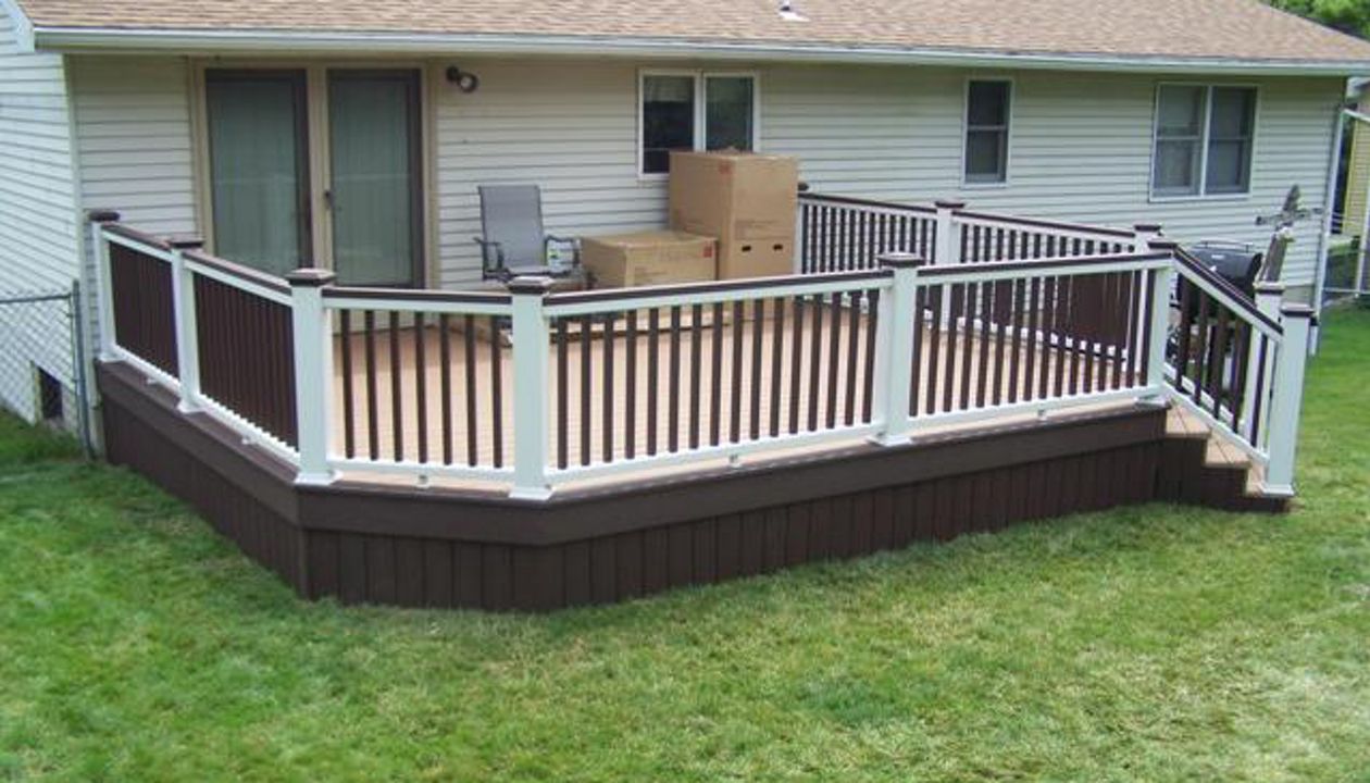 Trex Transcend deck with Trex Transcend cocktail rail.