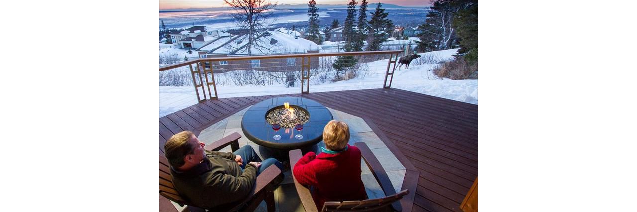 An Alaskan visitor to this Treeline Trex deck.