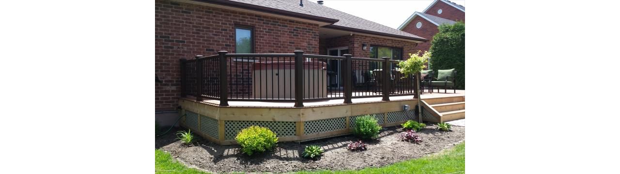 Tiki torch deck with vintage lantern rail