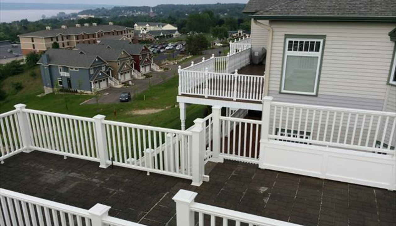 Transcend white composite railing