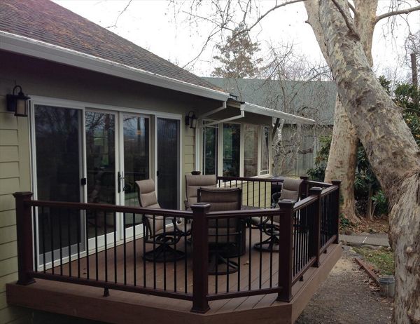 Napa, CA - Trex Vintage Lantern rail with black balusters