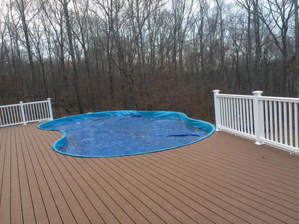 Trex select saddle decking, white pvc rails, white pvc fascia & risers