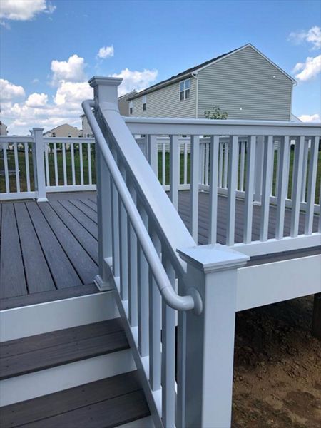 Trex Enhance- Clam Shell