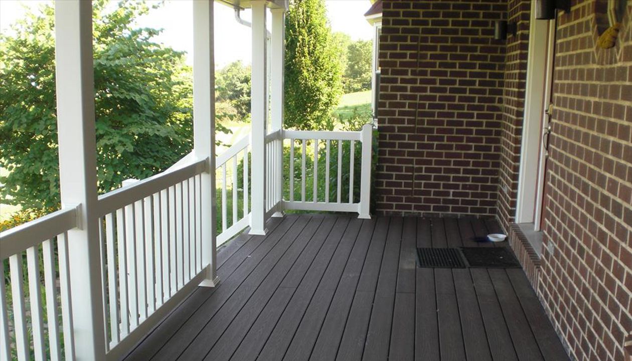 Front Porch in Trex Transcend Tree House in New Tripoli, PA