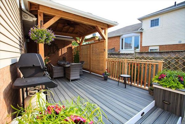 Trex Transcends Island Mist, Newcastle, Ontario