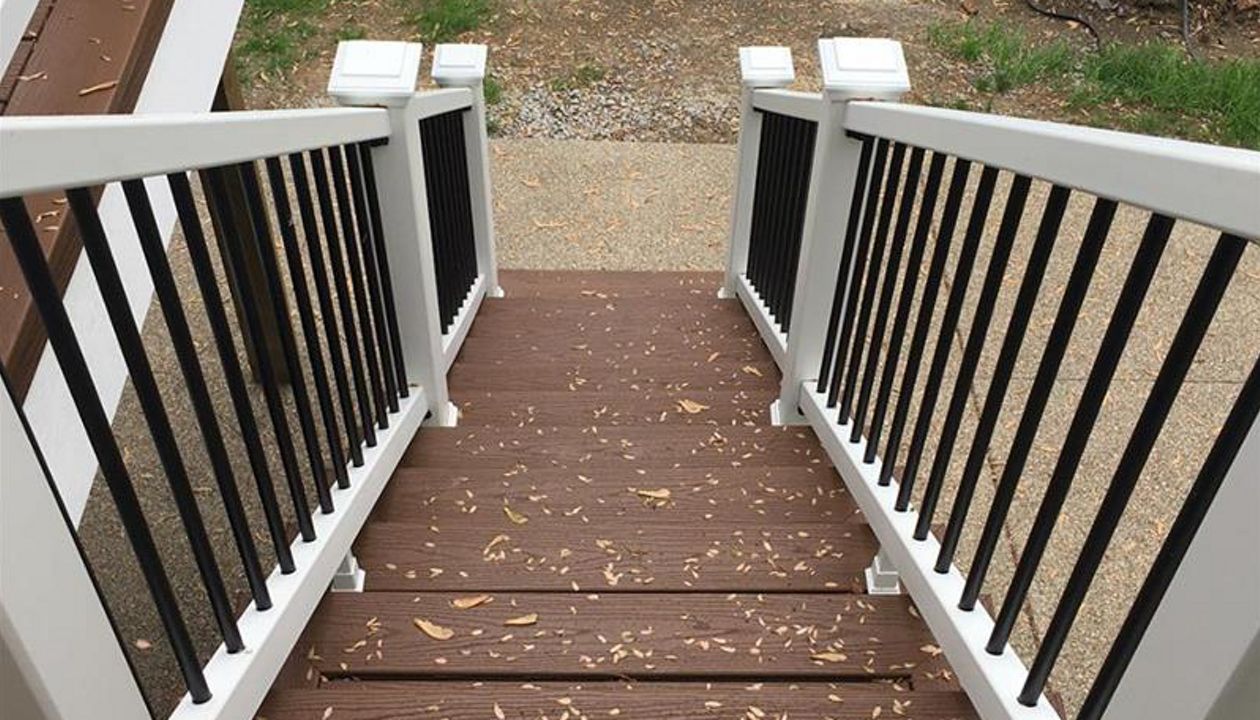 Saddle Brown Steps with Select Rail