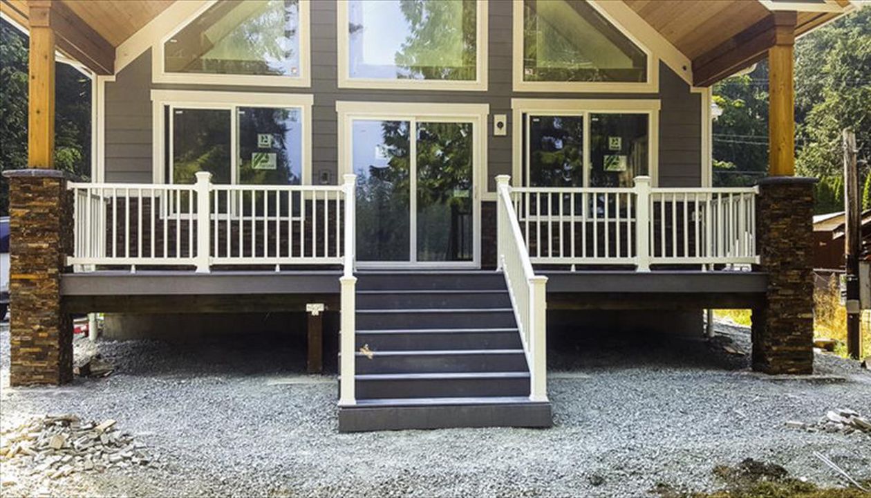 TREX Composite Decking in Select Pebble Grey with Trex Select Railing