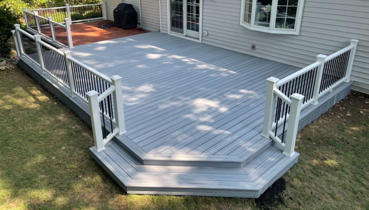 Foggy Wharf color with white Trex rail