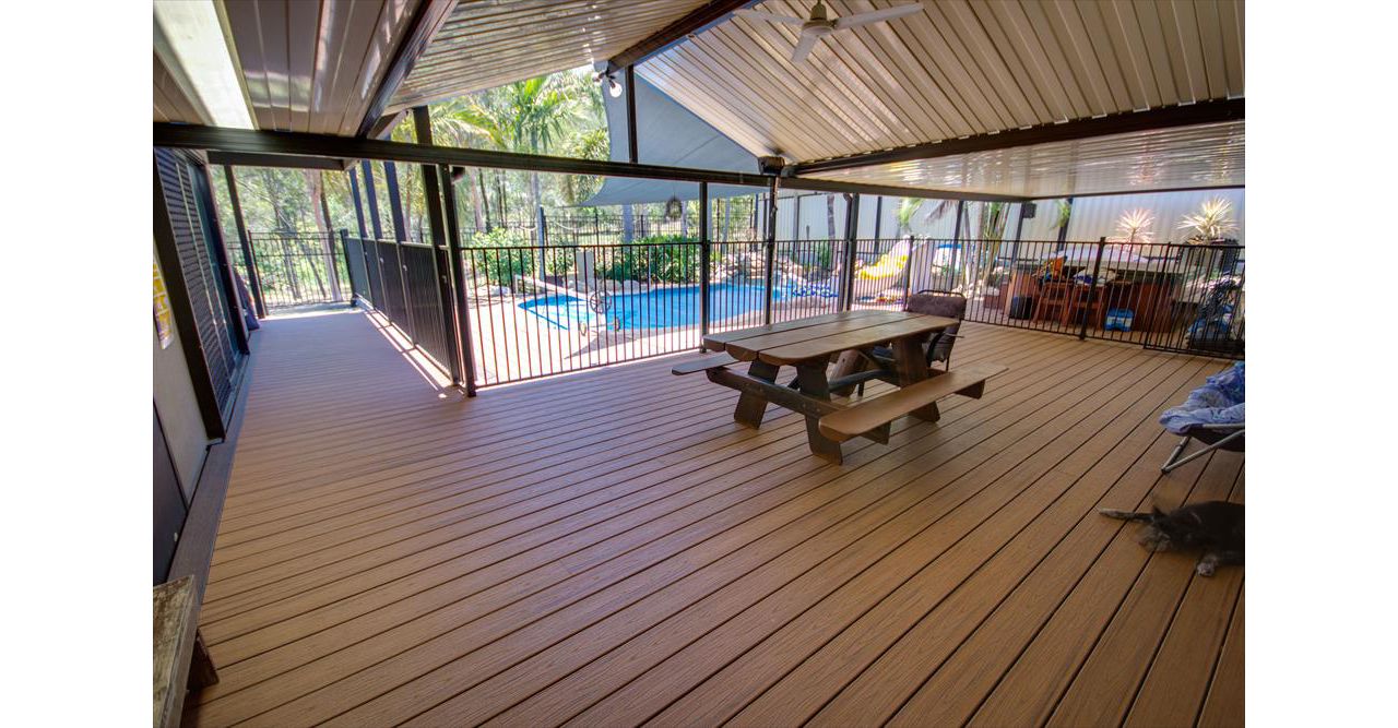 Forest Lake pool deck and alfresco area