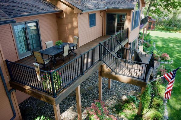 Custom lakefront Trex project in Gladwin, MI.