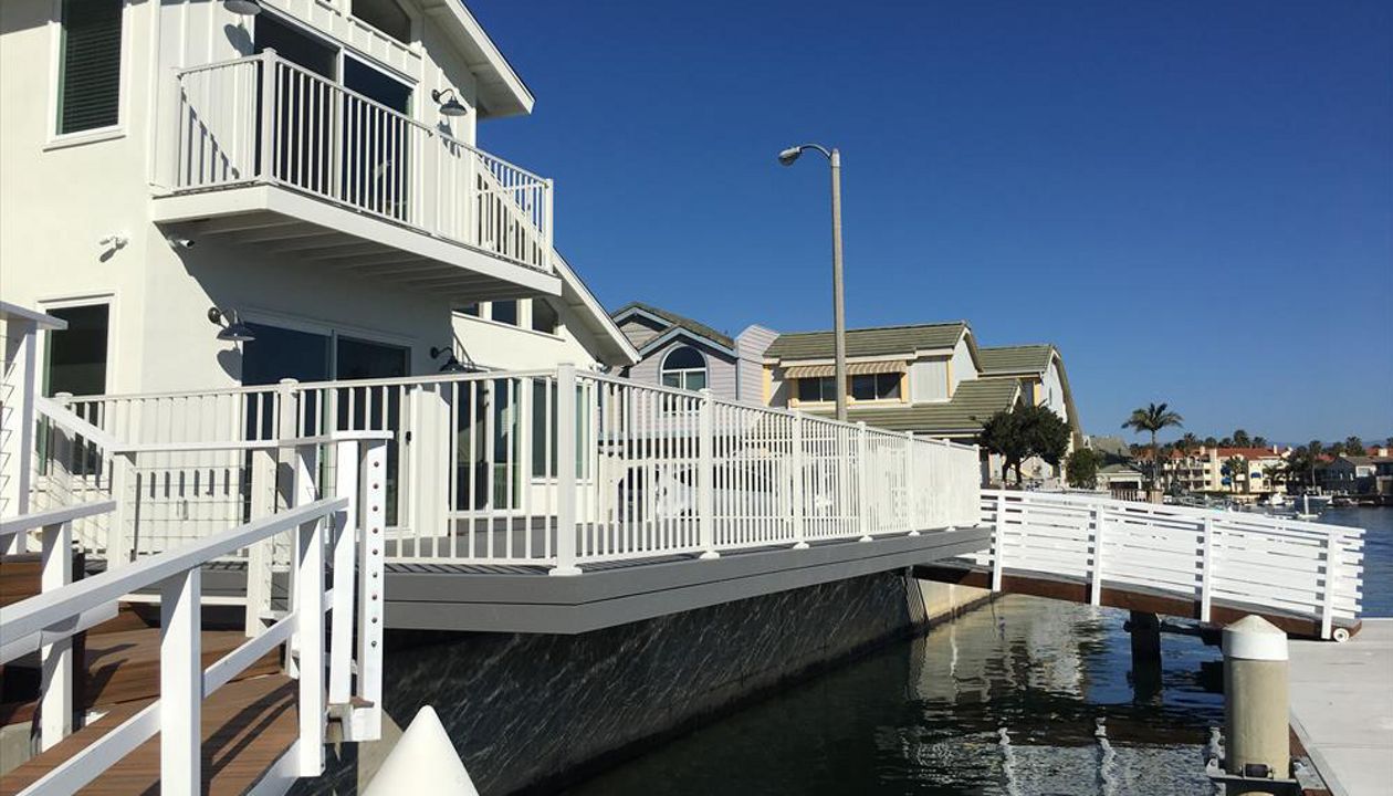Beach Harbor oceanfront deck tropical Trex decking railing