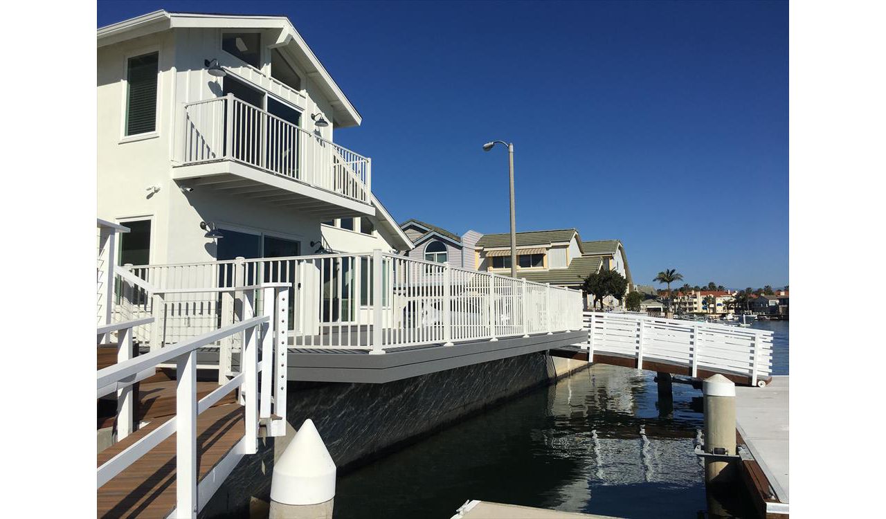 Beach Harbor oceanfront deck tropical Trex decking railing