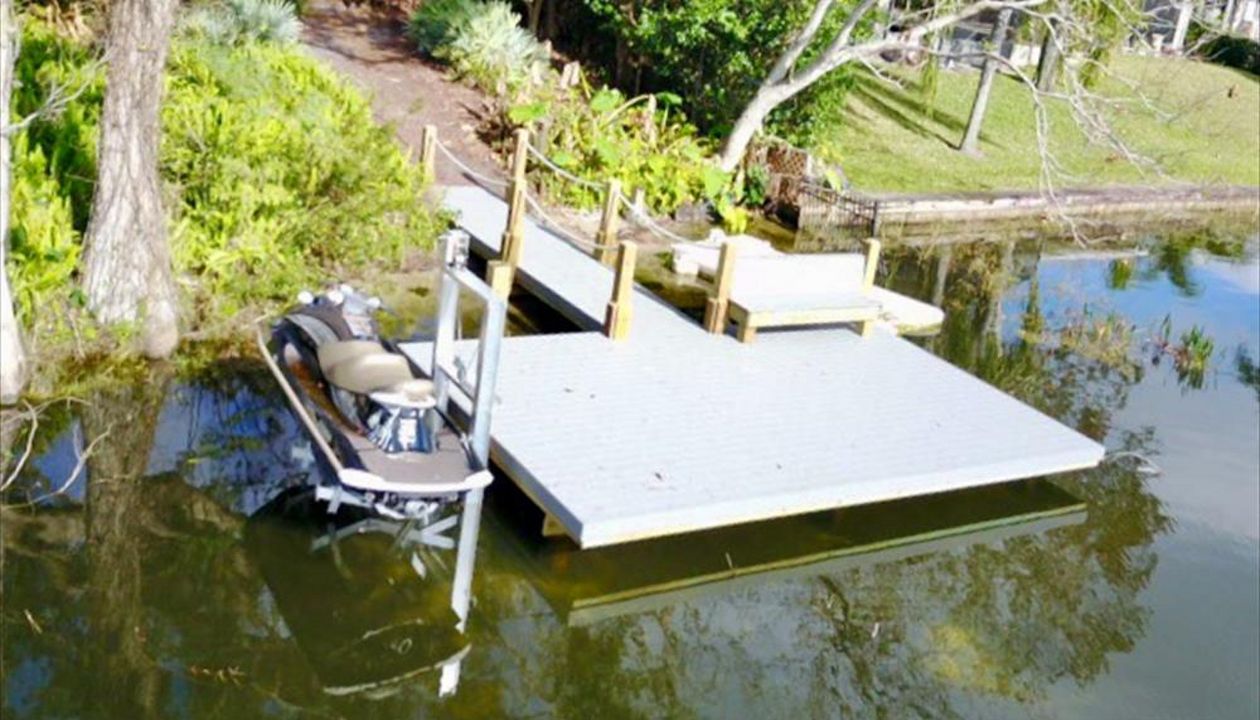 Trex Pebble Grey Dock in Orlando, FL